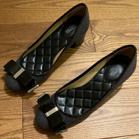 Michael Kors Kiera Grey Pumps with Bow - Picture 2 of 6